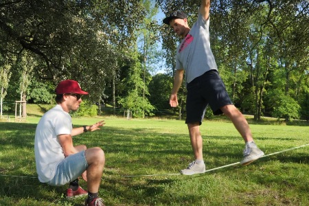 samostatné balancování na slackline